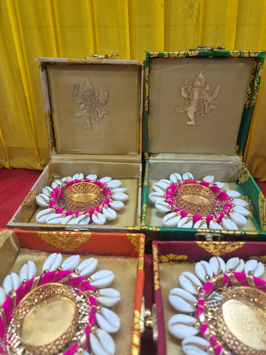 Shell Diya with Box 🌺(setof 2)